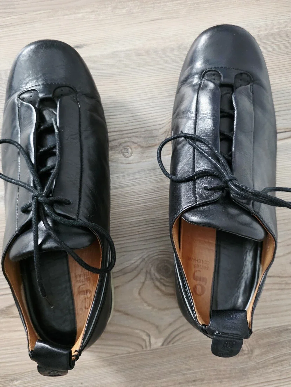 Cole Haan- NikeAir Men's Black Leather lace up Casual Shoes. Size 9-D